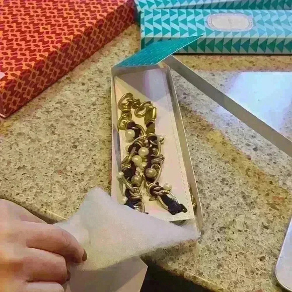 Stella and Dot French twist ribbon necklace - Picture 8 of 14